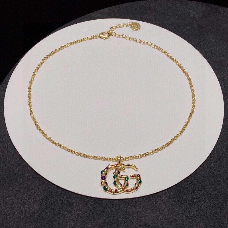 G*u*i necklaces